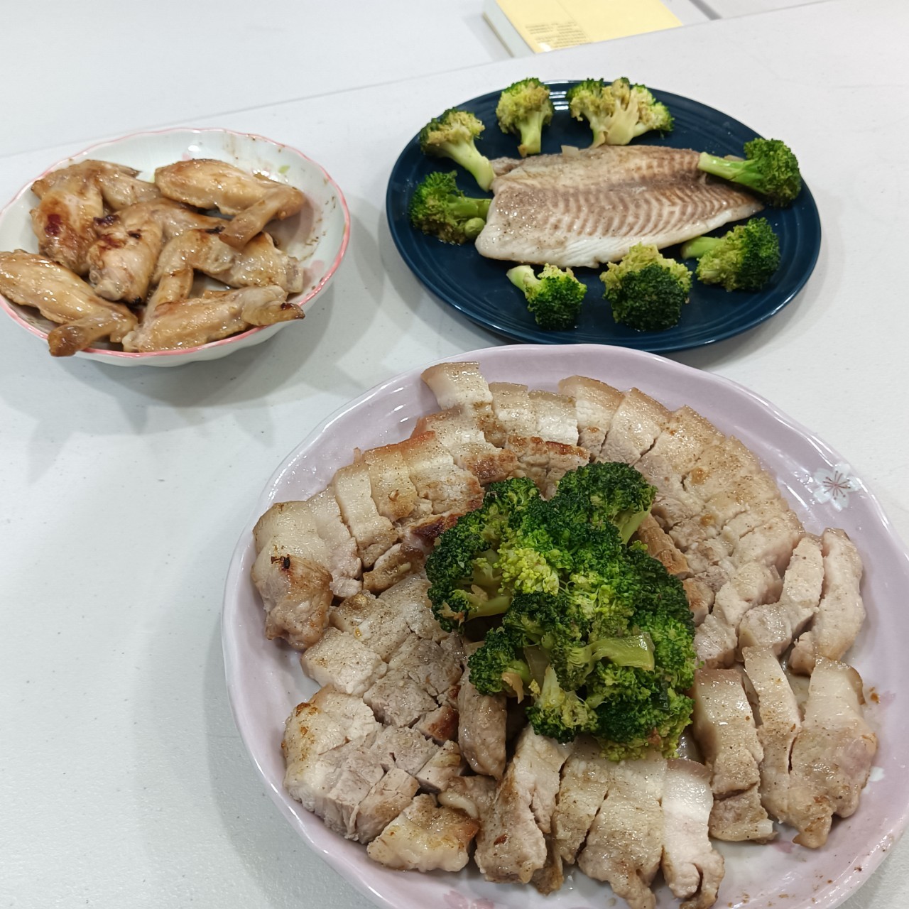 蒜煎五花肉/香酥魚排 /三杯醬燒鳳翅